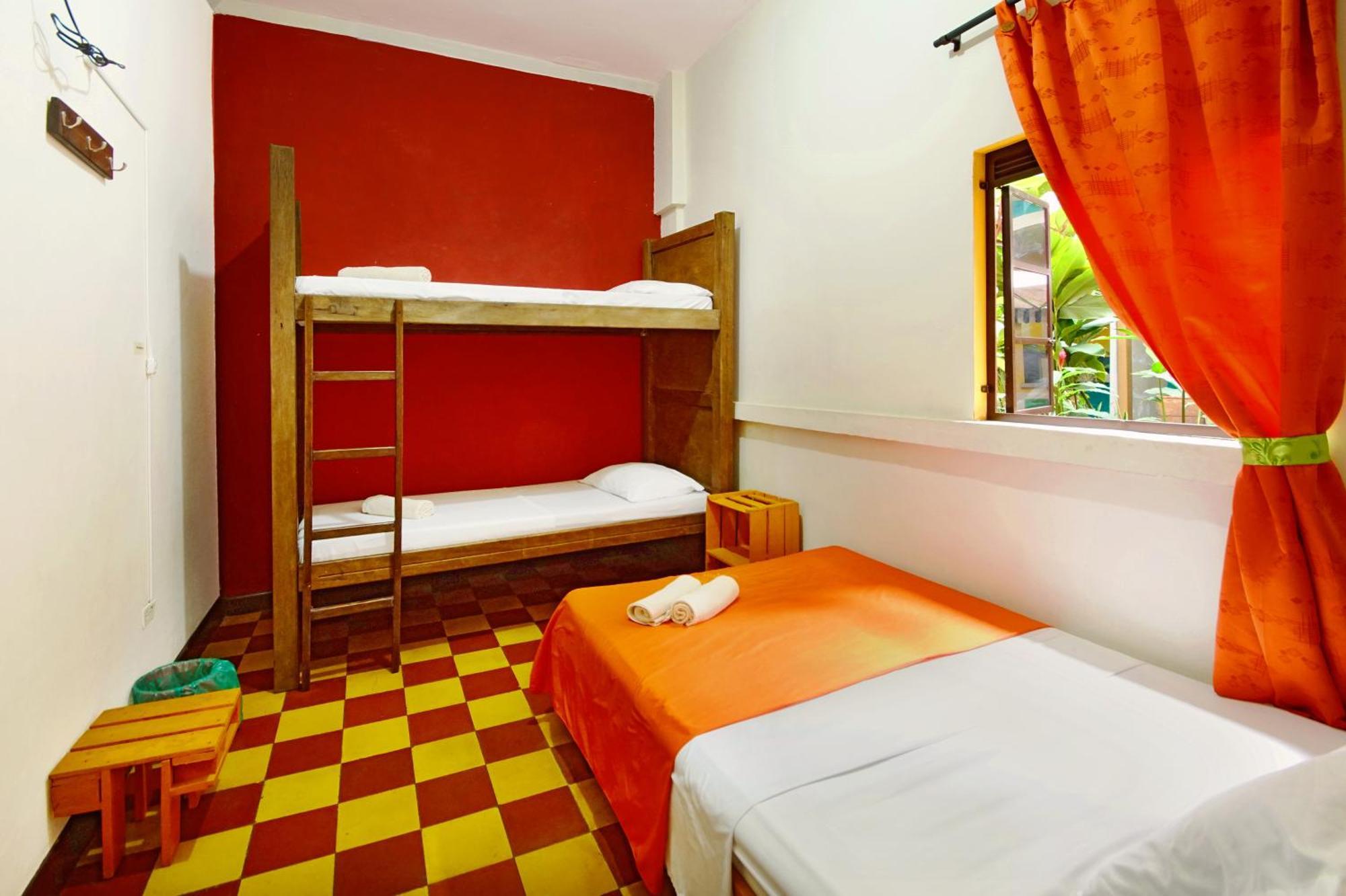 Ding-Dong Hostel Cali Exteriör bild