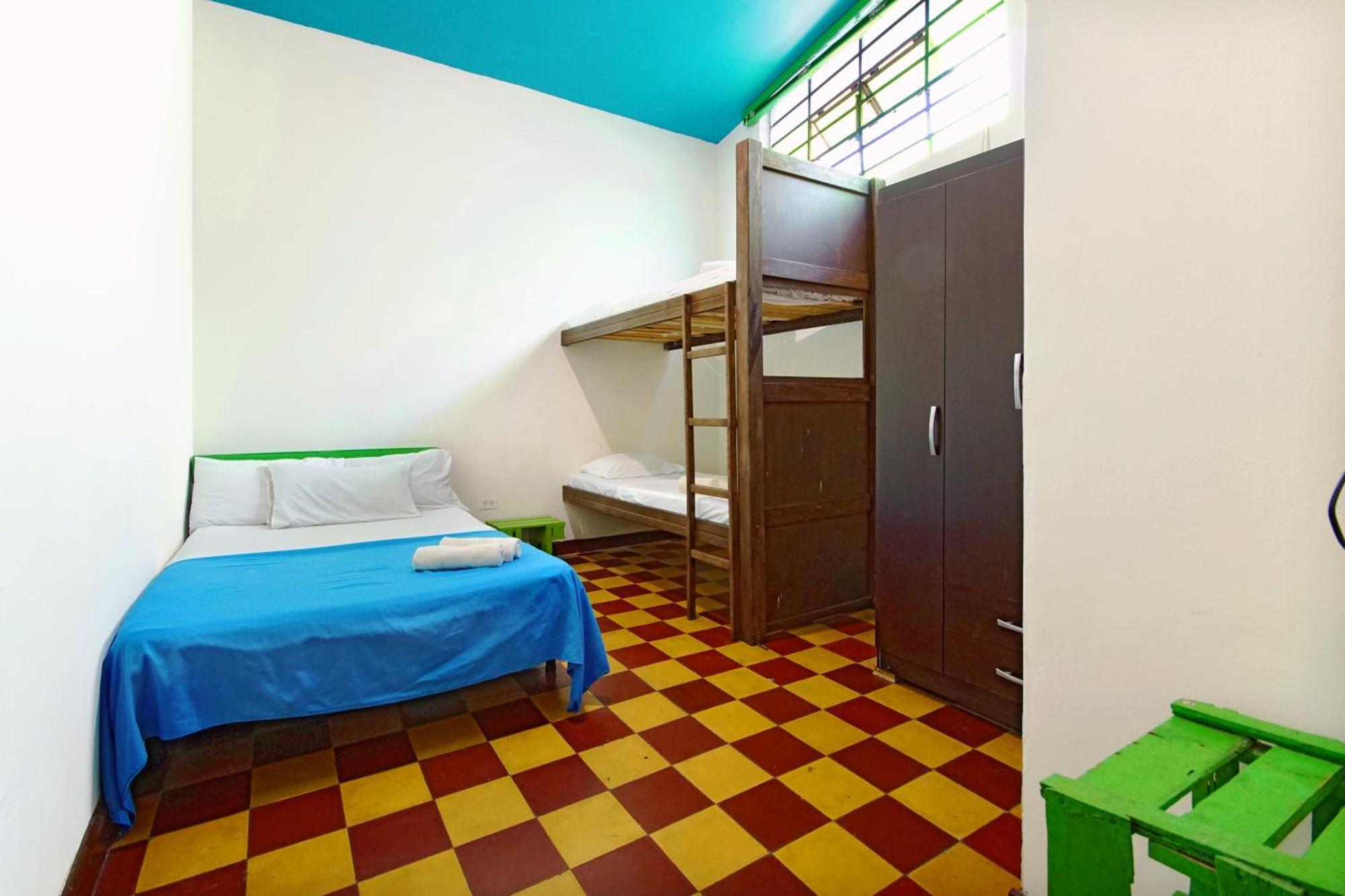 Ding-Dong Hostel Cali Exteriör bild