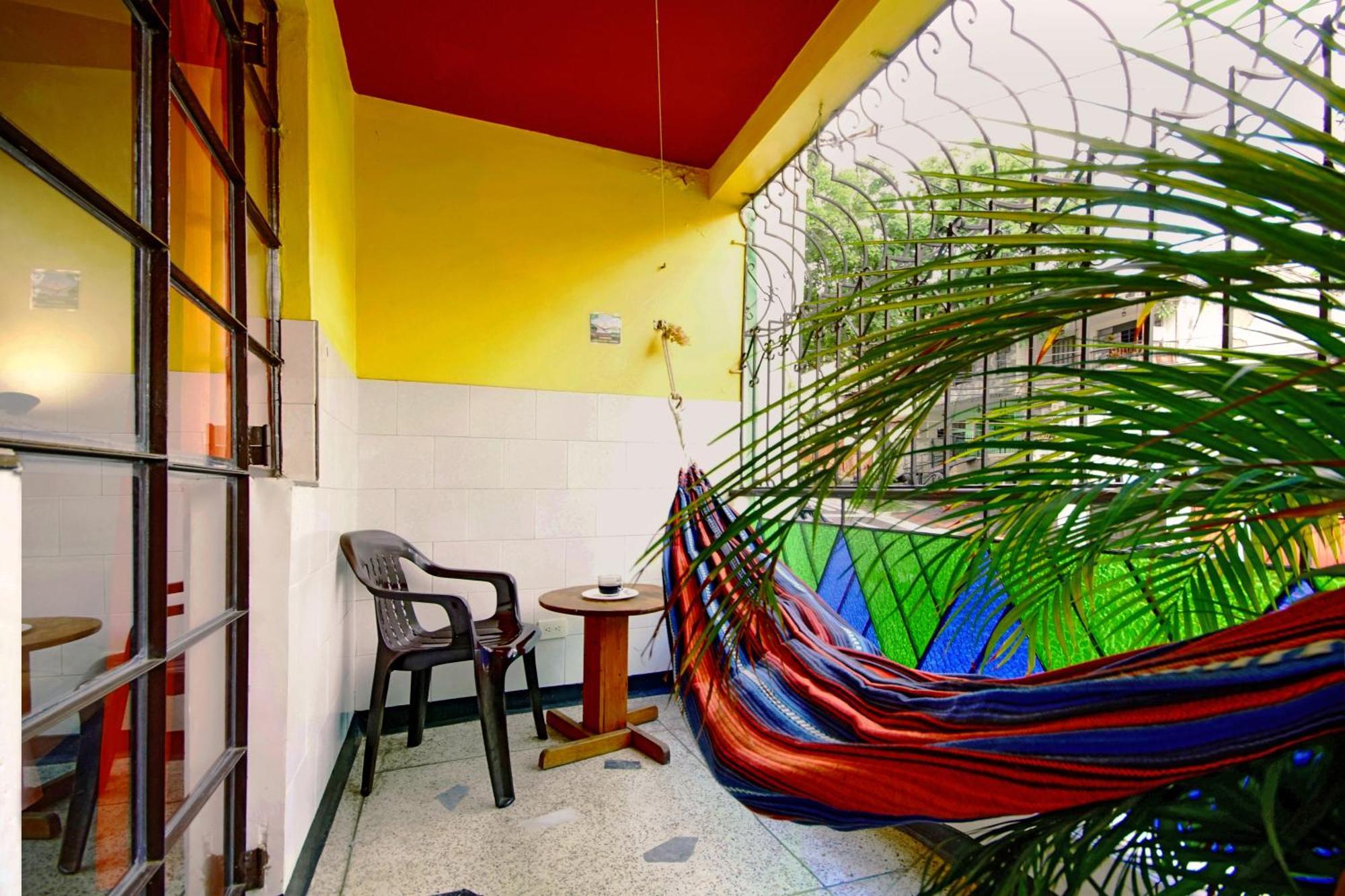 Ding-Dong Hostel Cali Exteriör bild